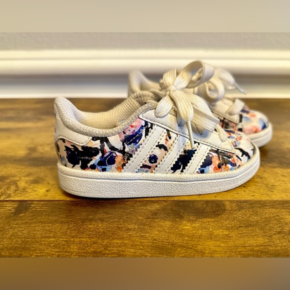 adidas superstar toddler size 6 multicolor RARE - Picture 1 of 7